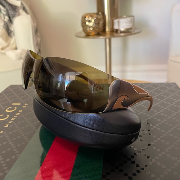 Prada Sunglasses - Picture 8 of 9